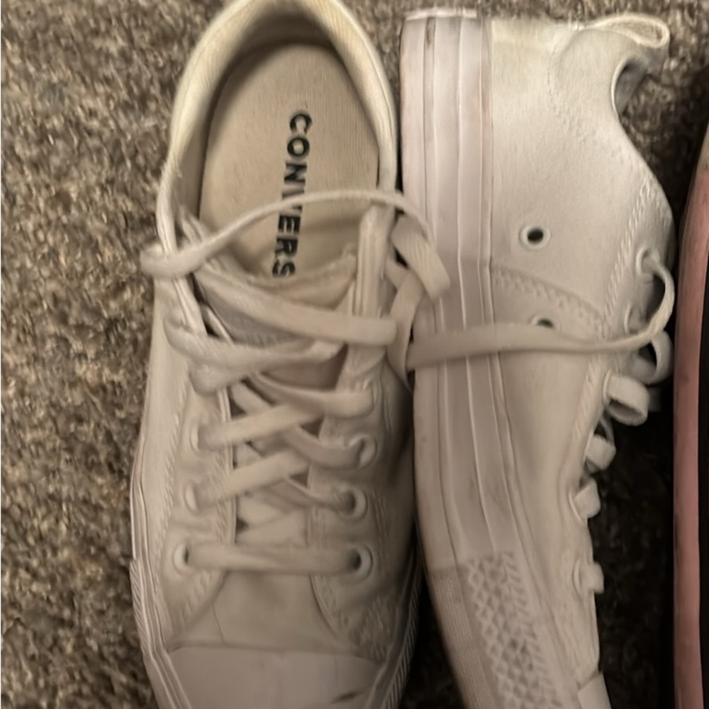Converse - Picture 2 of 3